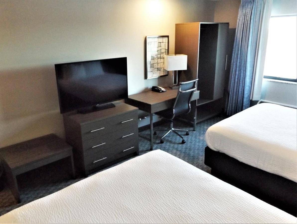 Brookstone Inn & Suites Fort Dodge Extérieur photo