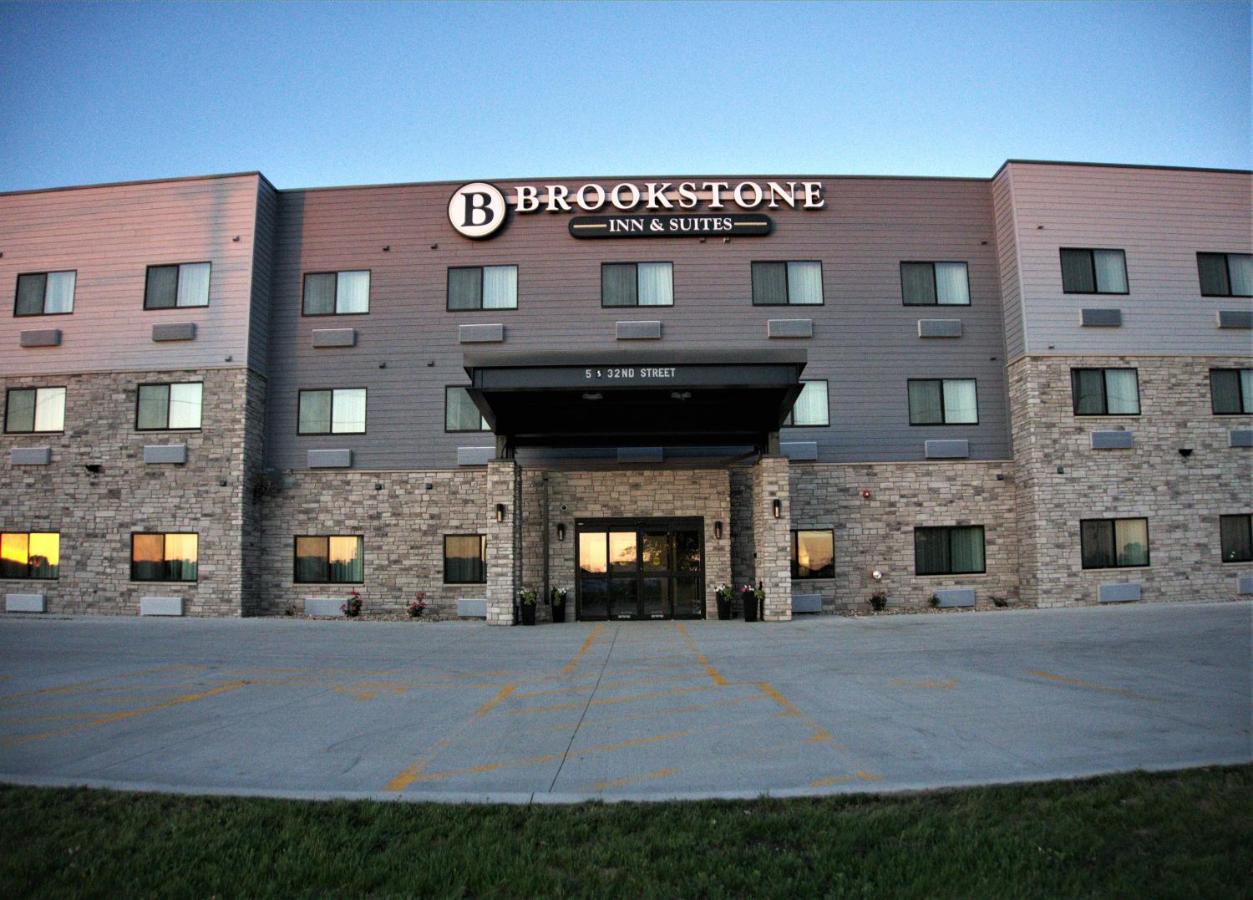 Brookstone Inn & Suites Fort Dodge Extérieur photo