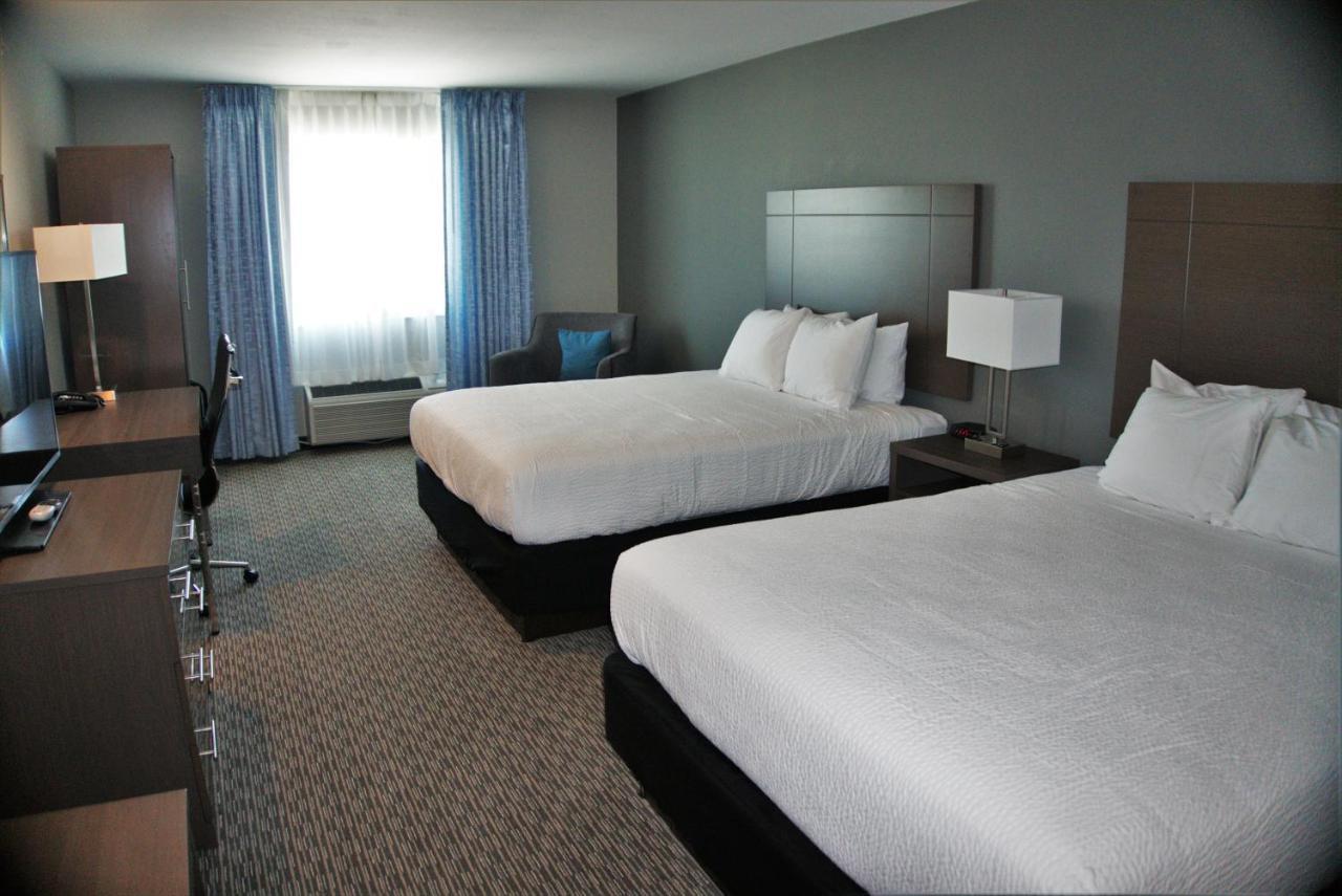 Brookstone Inn & Suites Fort Dodge Extérieur photo