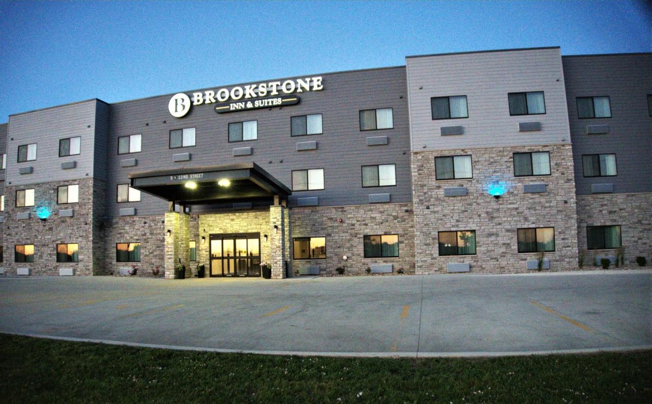 Brookstone Inn & Suites Fort Dodge Extérieur photo