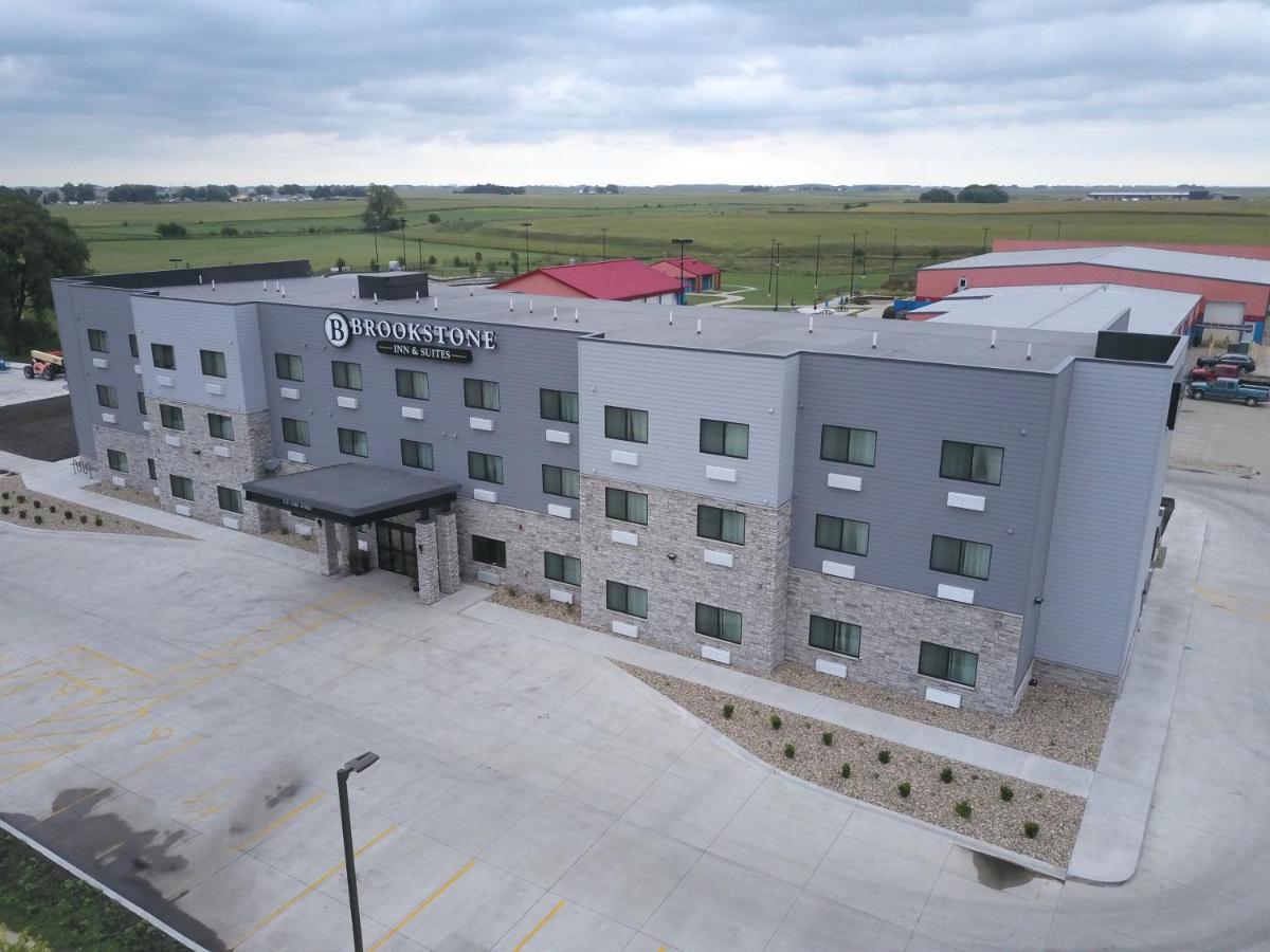 Brookstone Inn & Suites Fort Dodge Extérieur photo