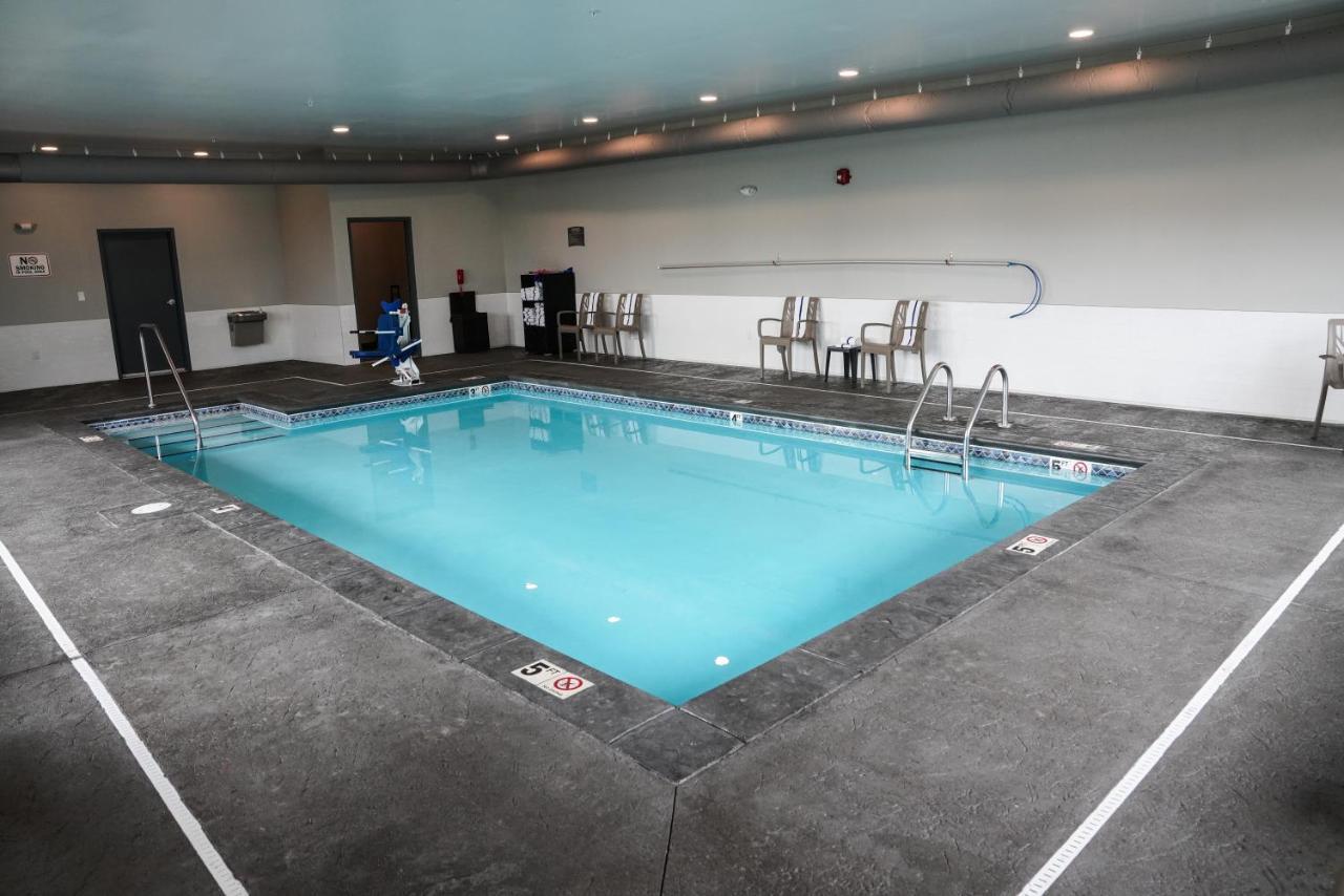 Brookstone Inn & Suites Fort Dodge Extérieur photo