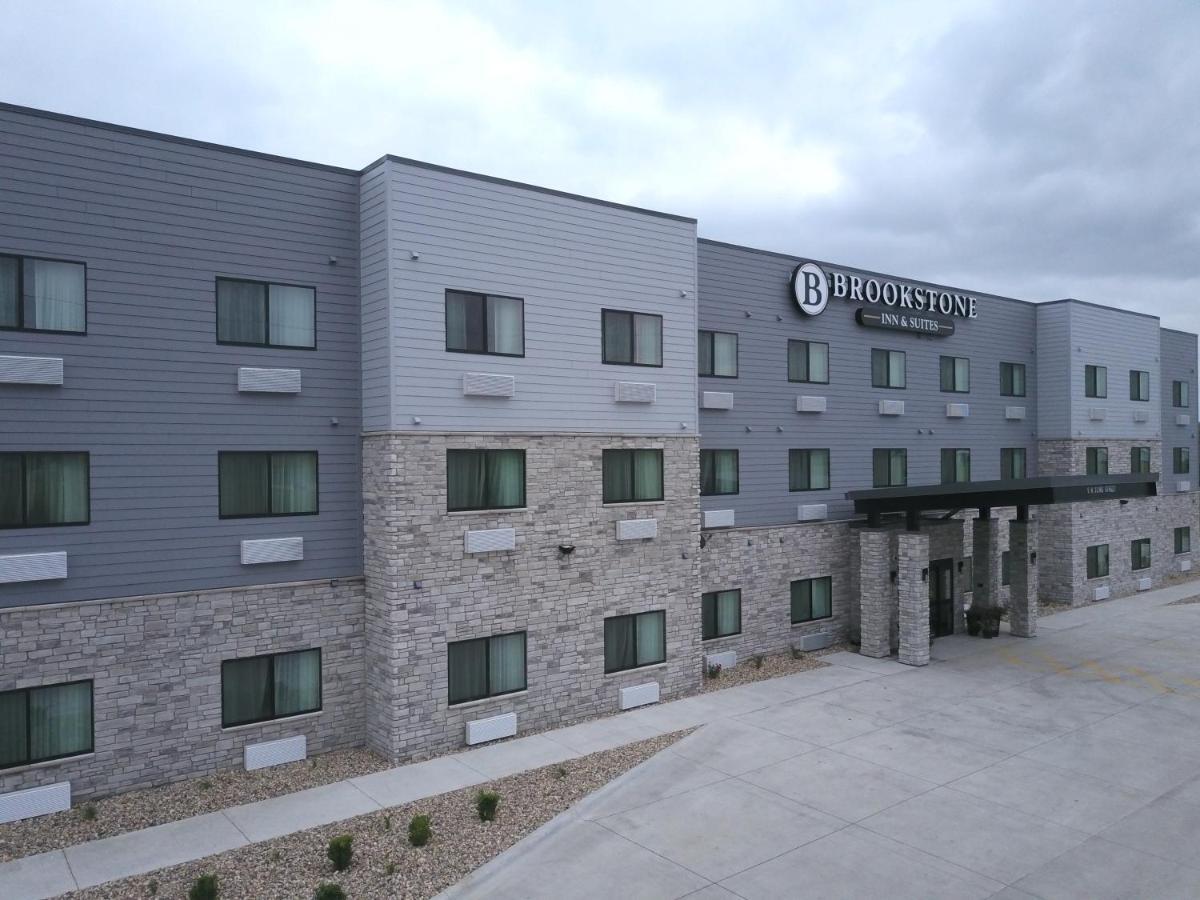 Brookstone Inn & Suites Fort Dodge Extérieur photo