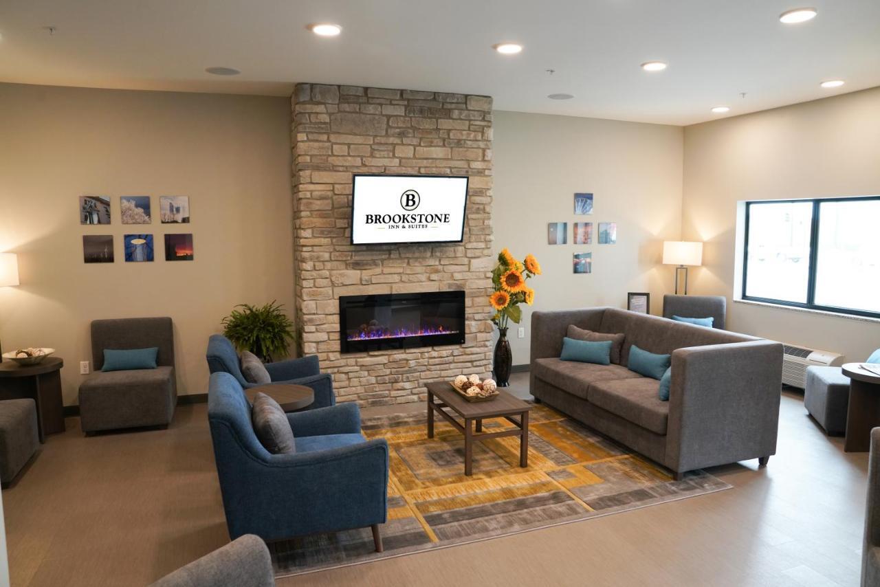 Brookstone Inn & Suites Fort Dodge Extérieur photo